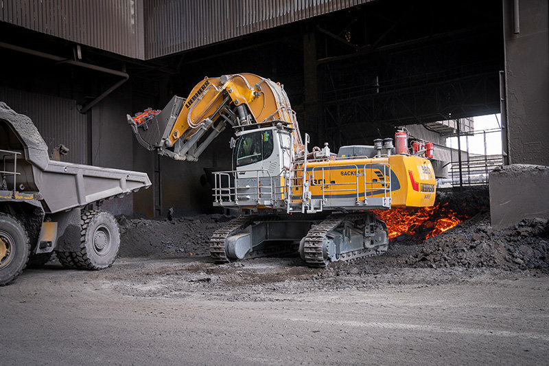 Special excavators: the Liebherr R 980 SME in slag handling operations
